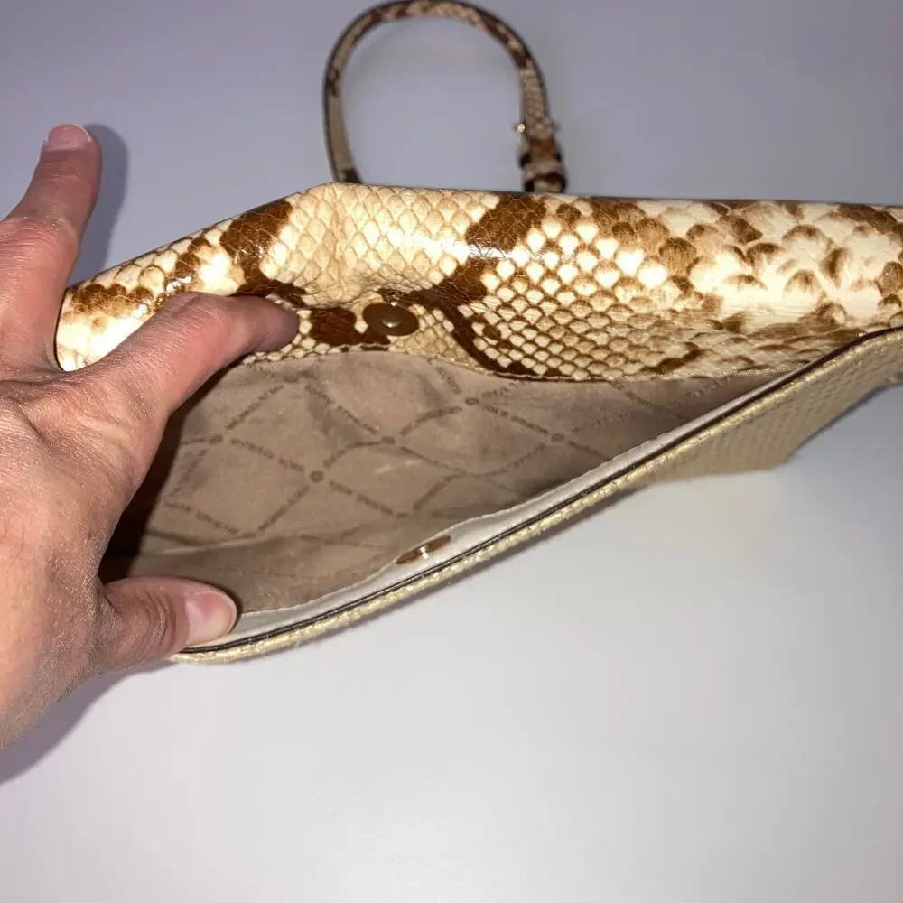 MICHAEL KORS SMALL STRAW AND LEATHER SNAKE PRINT CROSSBODY